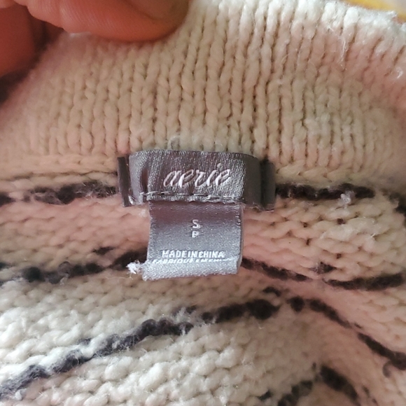 Aerie sweater - Picture 2 of 2